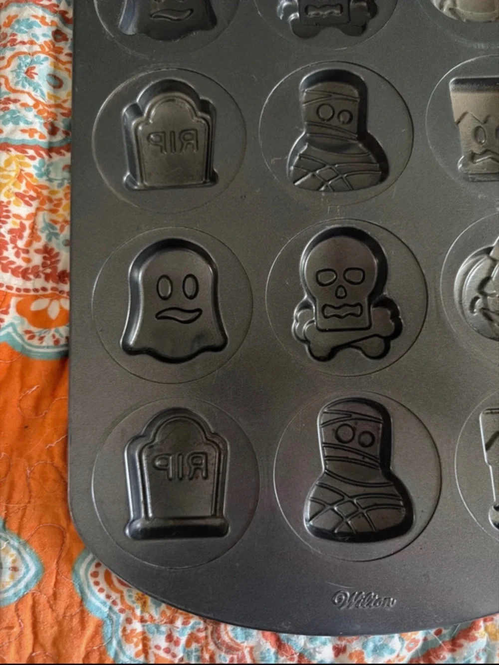 Wilton Halloween Character Muffin Pan